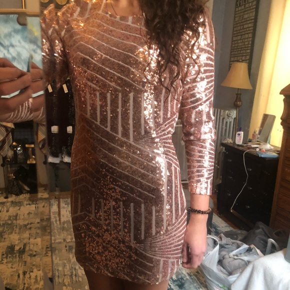 Dresses & Skirts - Sequin rose gold mini dress